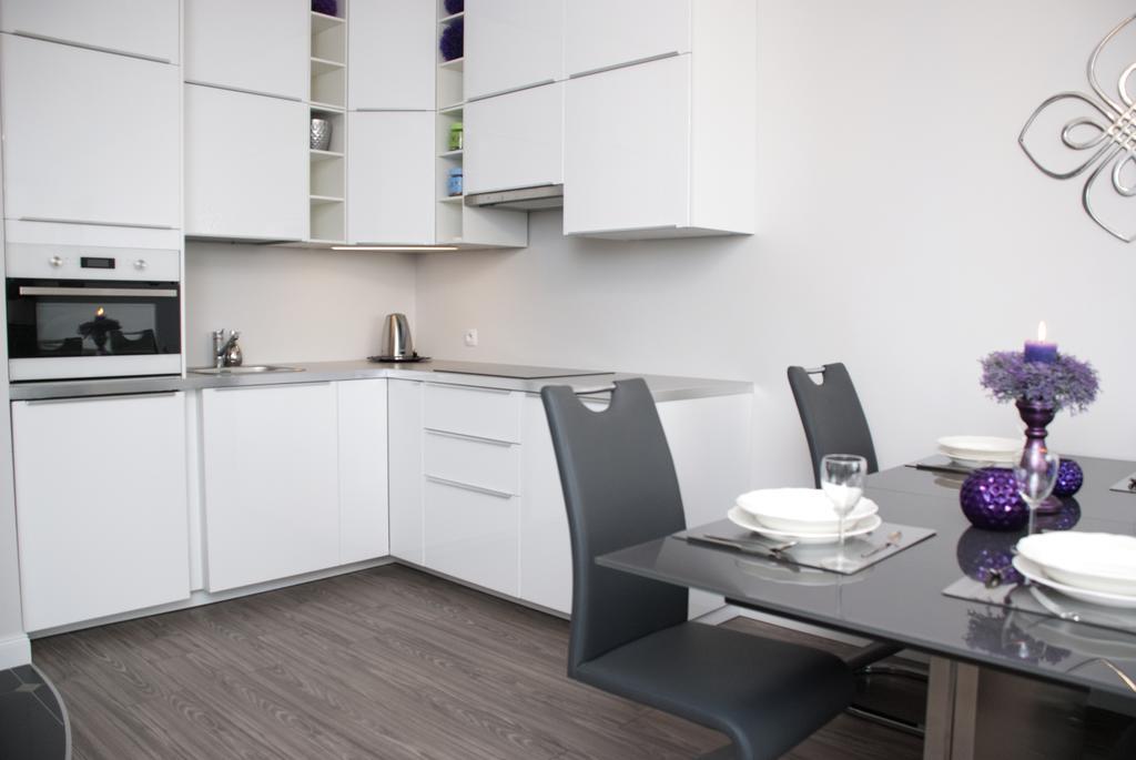 Apartamenty I.M.A Towarowa Poznań Rum bild