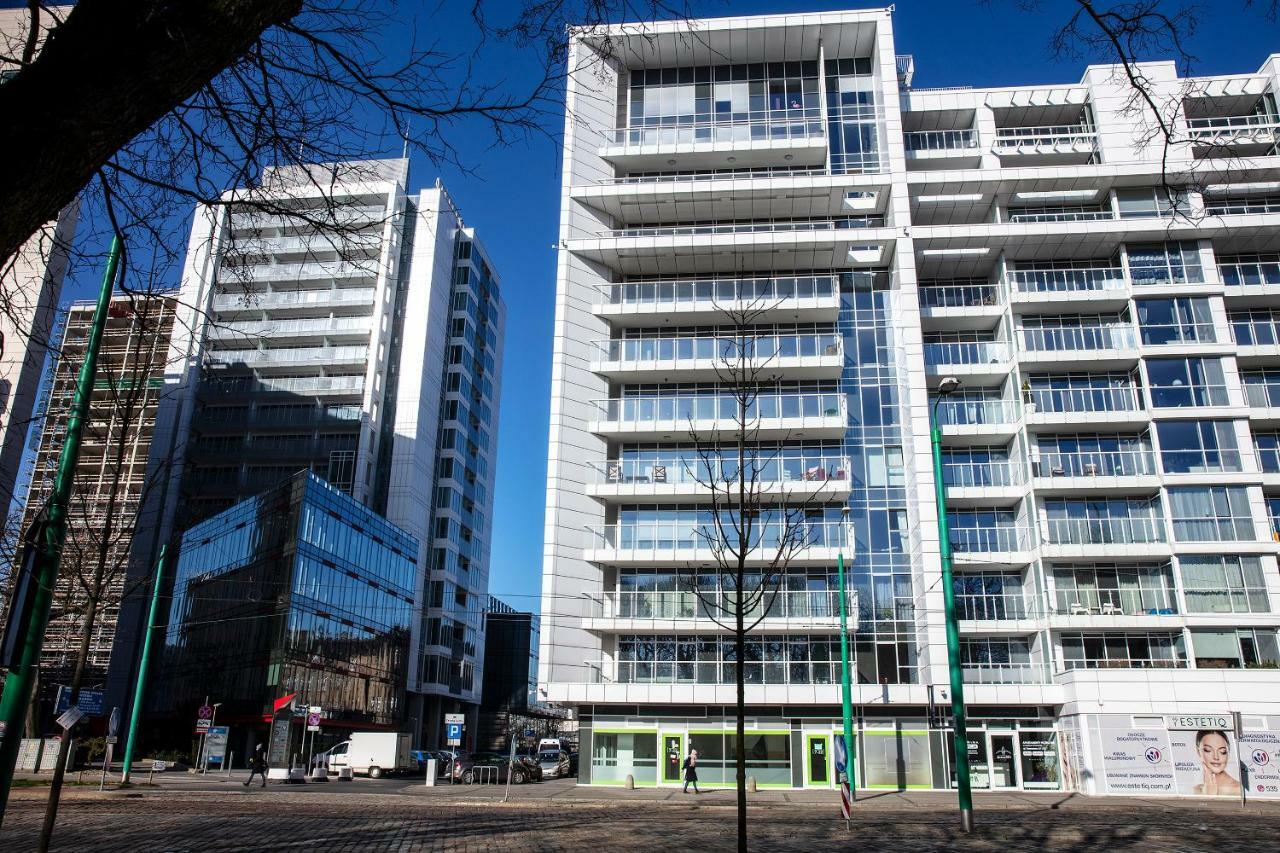 Apartamenty I.M.A Towarowa Poznań Exteriör bild